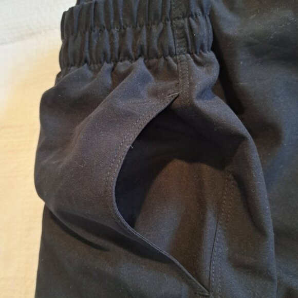 North Face black girls size Small or 7/8 mesh lined, 2 front pockets, VGUC - Picture 3 of 6